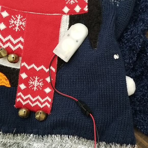 Light Up Christmas Sweater Penguin Small - Picture 4 of 7